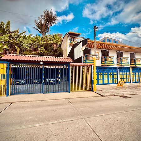 Hospedaje Camino Real A 150 Mts Del Centro Саленто Екстериор снимка