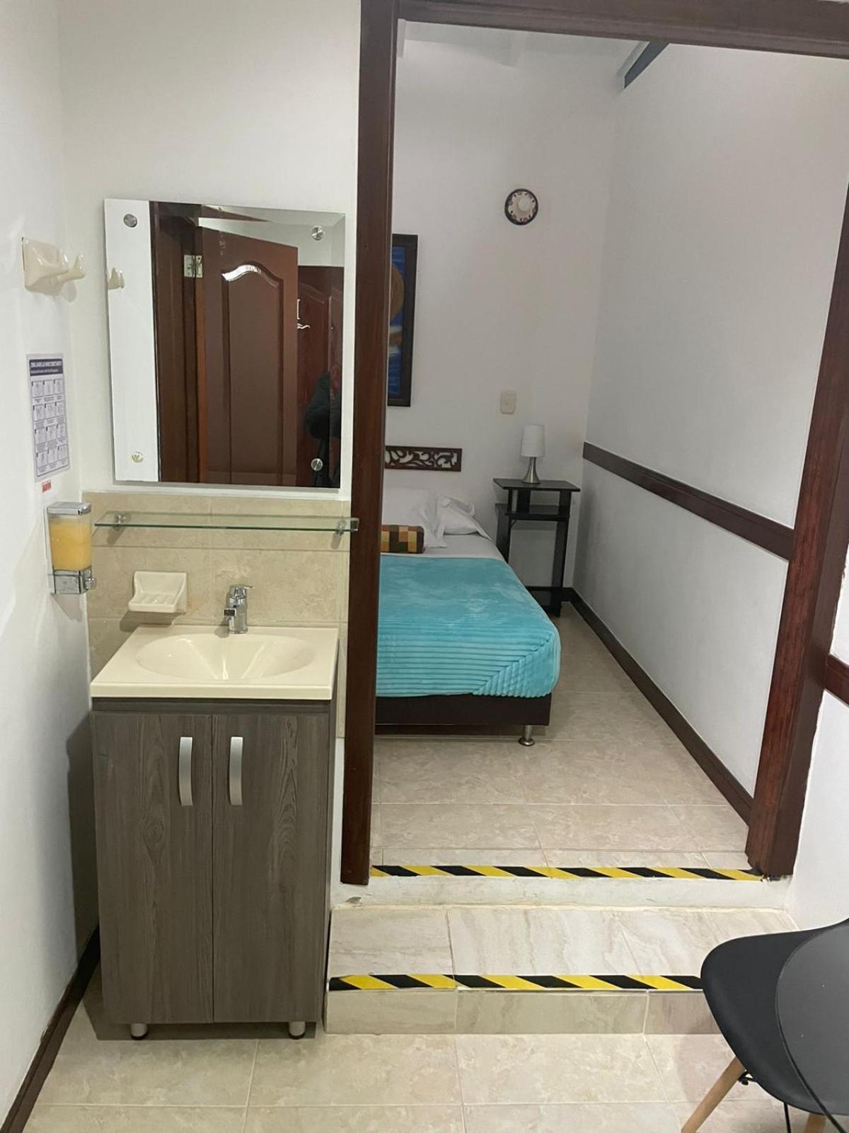 Hospedaje Camino Real A 150 Mts Del Centro Саленто Екстериор снимка
